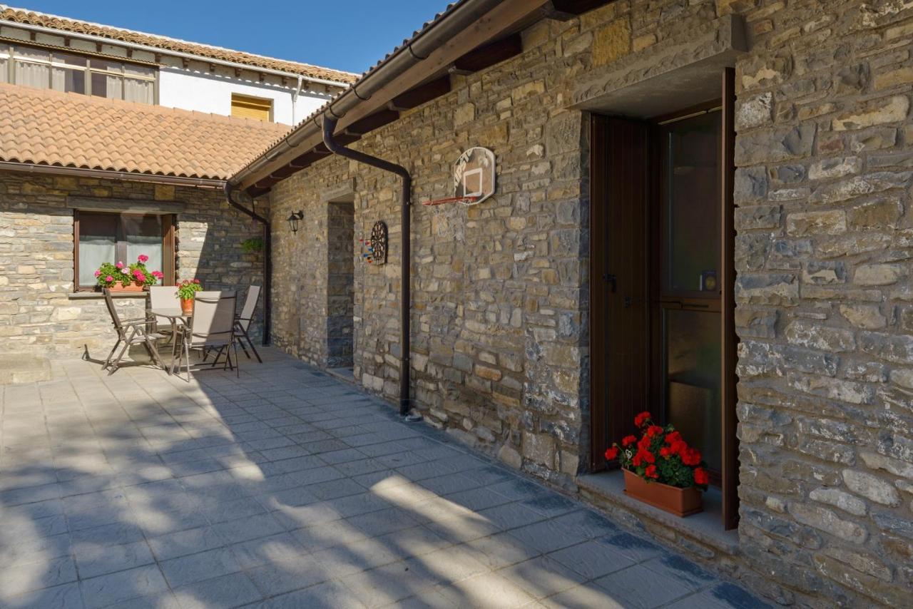 O Zierzo Villa Jaca Exterior photo