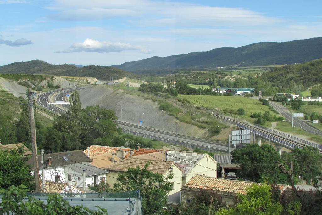 O Zierzo Villa Jaca Exterior photo